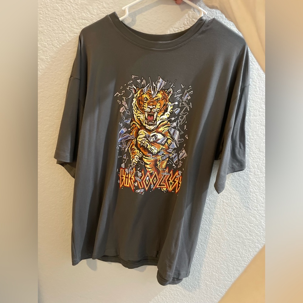 Oversized Gray Tiger Graphic Tee Shirt